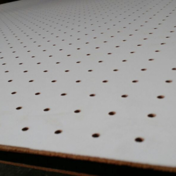 CHAPADUR PERFORADO BLANCO 122X275 METROS