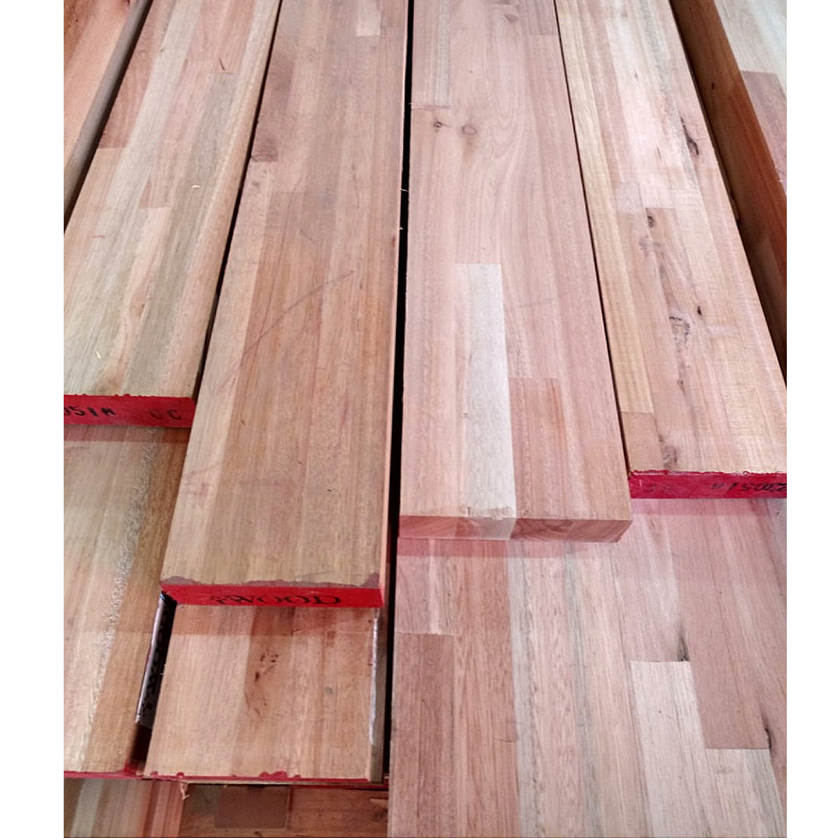 Imagen VIGA MULTILAMINADA/4 X 4 X 3.00MT EUCALIPTO